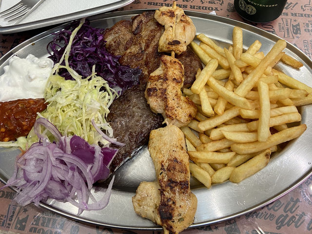 【男飯】モンテネグロBBQ食べて飛んだ🇲🇪🍖
