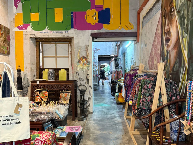 Penang: Art Lane — A Must-Visit Street for Unique Shops! 🎨🛍️
