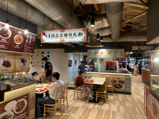 🍽️ Malaysia’s Culinary Gems Under One Roof – Lot 10 Hutong Food Court