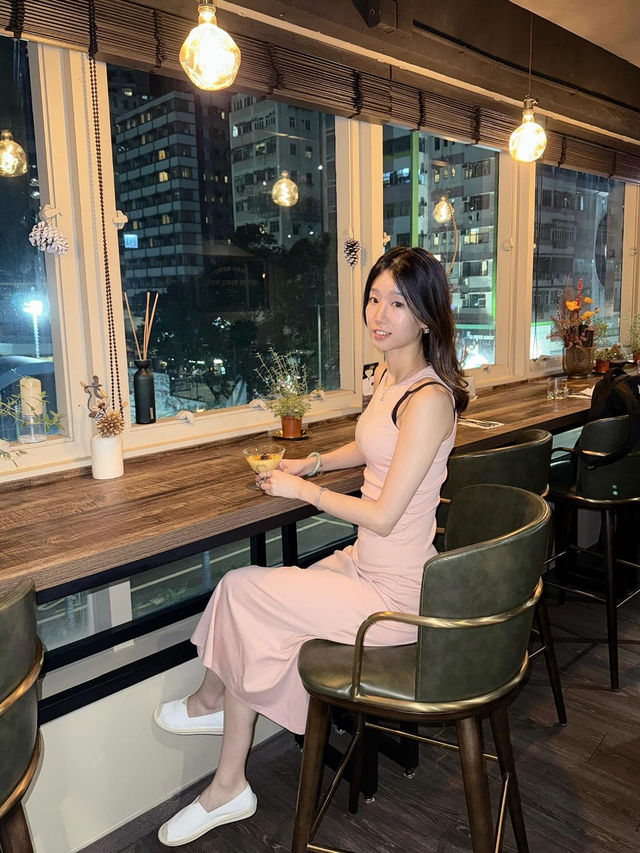 灣仔一間浪漫有情調的西餐廳🍽 愈夜愈精彩cheers🥂