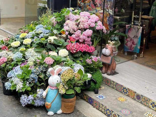  🏙️✨ A Tale of Two Quarters: Xintiandi & Tianzifang