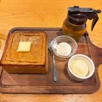 【日本・大阪🇯🇵】ふわふわ食パンが食べられるカフェ