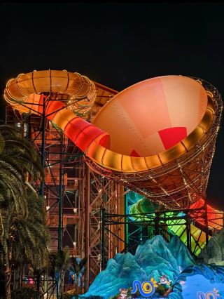 Chimelong Water Park (广州长隆水上乐园)