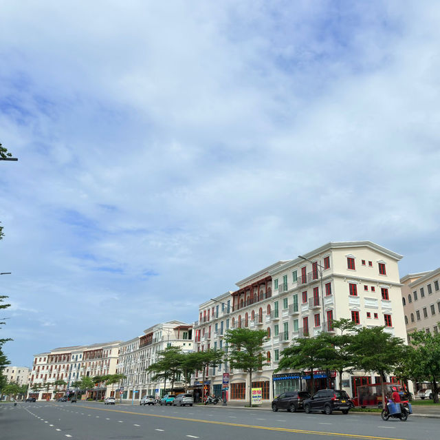 Sunset Town, Phu Quoc – A Calm & Beautiful European-Style Spot 🇻🇳✨