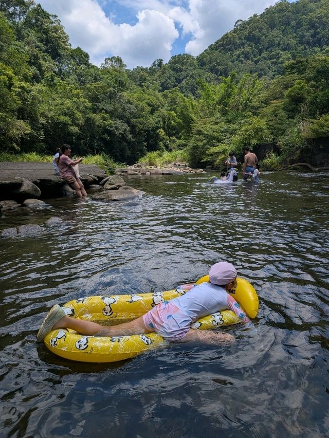 新北「坪林 天山親水農場」玩水烤肉趣！炎炎夏日的渡假勝地
