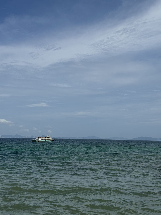  เกาะล้าน ทะเลใกล้กรุง น้ำใสทรายขาว ไปง่ายเวอร์! 🏖️