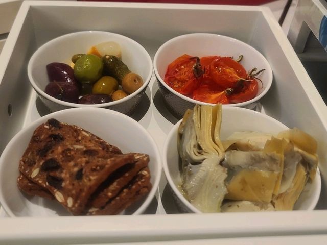 소피텔 앰버서더 서울 레스파스 샴페인세트(콜드컷, 치즈 플래터 & 수제 초콜릿 플래터)