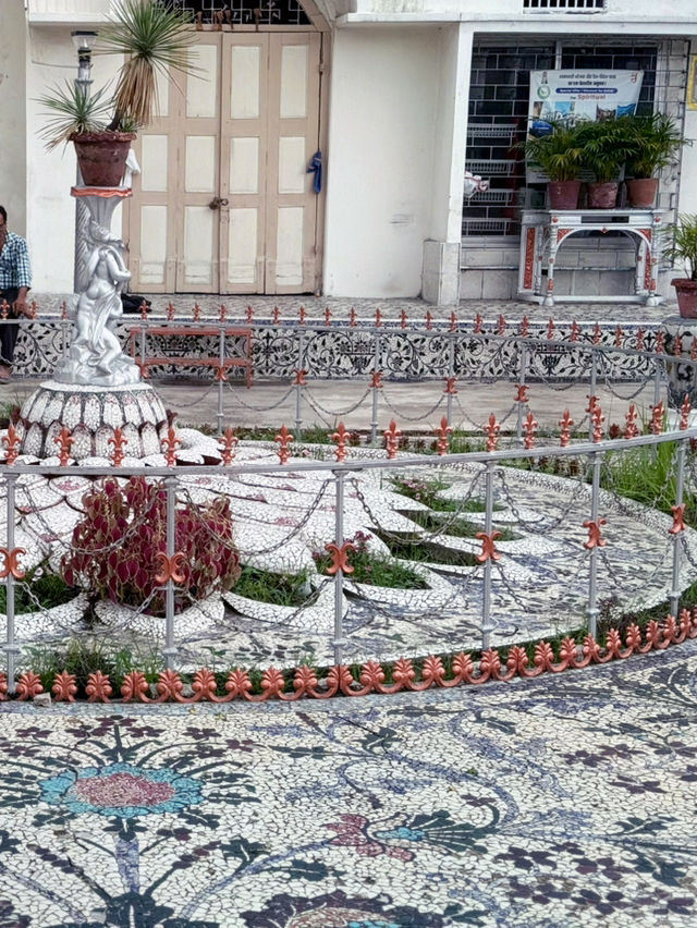 【インド・コルカタ パールシュワナート寺院】異文化感じられる静寂のオアシス