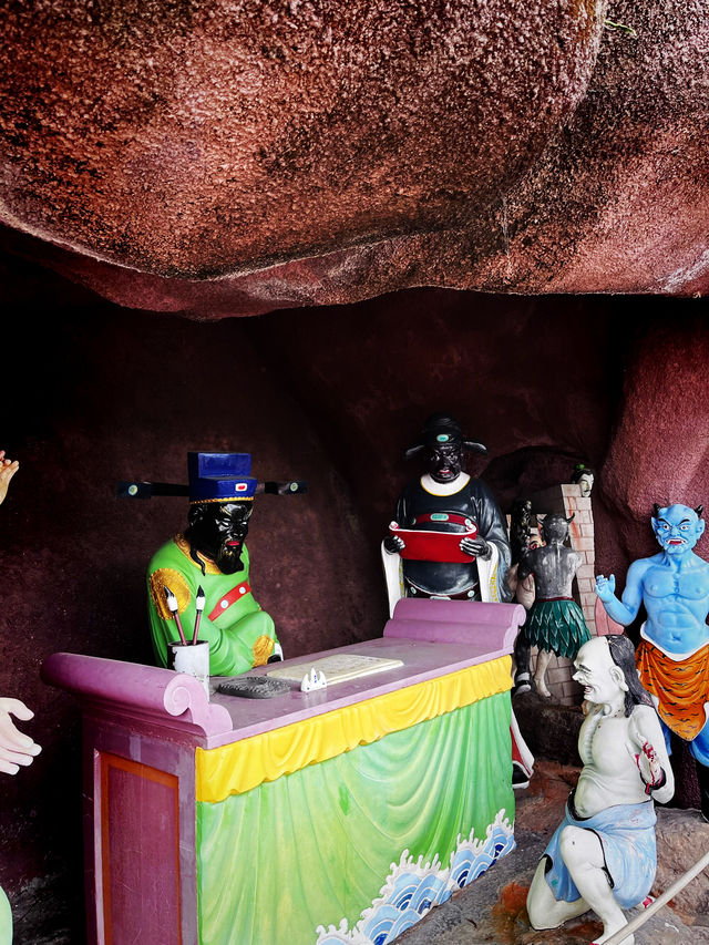 A Walk Through Morality – 10 Chambers of Hell at Chin Swee Temple