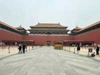 A Walk Through Imperial Wonder : The Forbidden City