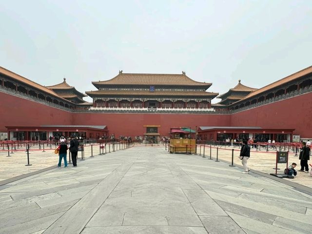 A Walk Through Imperial Wonder : The Forbidden City
