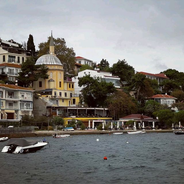 Island Strolls and Sea Breeze on Burgazada