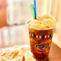 🍦 "Blue Seal Ice Cream at Mihama American Village: Okinawa’s Sweetest Taste of Americana!" 🇺🇸✨** 
