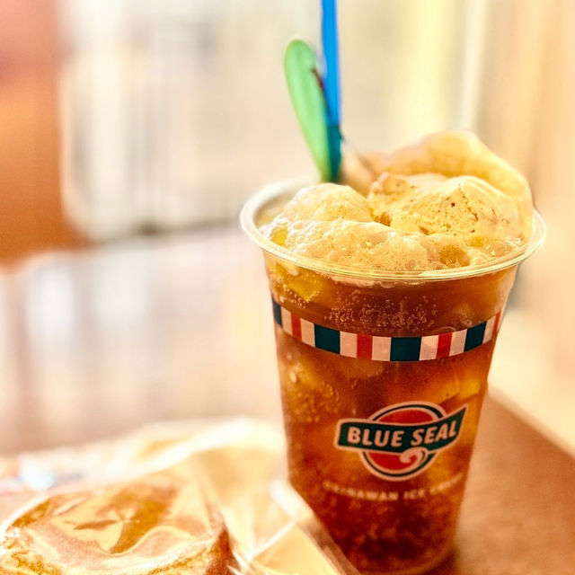 🍦 "Blue Seal Ice Cream at Mihama American Village: Okinawa’s Sweetest Taste of Americana!" 🇺🇸✨** 