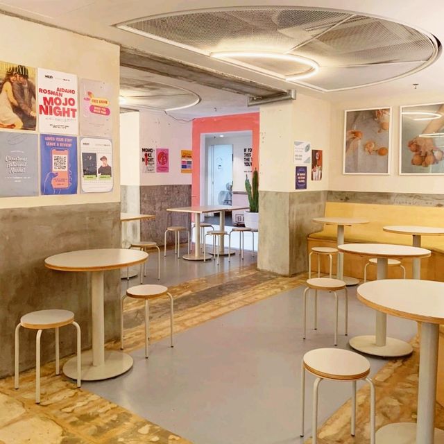 MoMo's Hotel