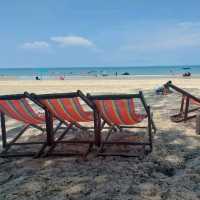 ชายหาด สวนสนประดิพัทธ์  หัวหิน