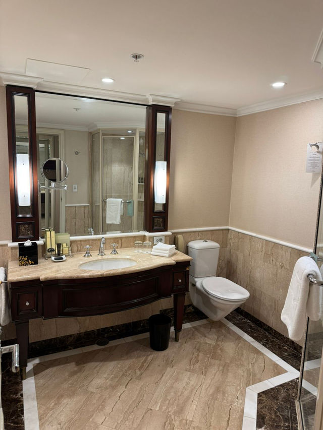 High-End Hotel, Low-Key Budget