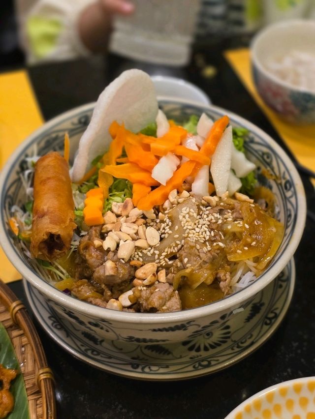 나트랑 여행 가이드 | 마담퀸 레스토랑 (Madam Queen Restaurant, Nha Trang) 