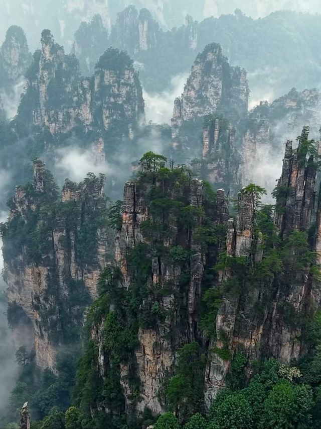 The Mountain That Opens to Heaven