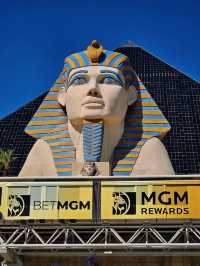 🖤Luxor Hotel: A Pyramid in the Desert! 🔺🏜️