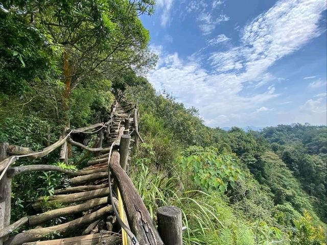 Hike Toukoshan