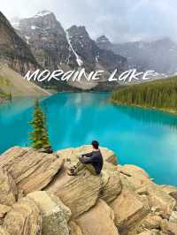Moraine Lake ยอมในความฟ้าของทะเลสาบ