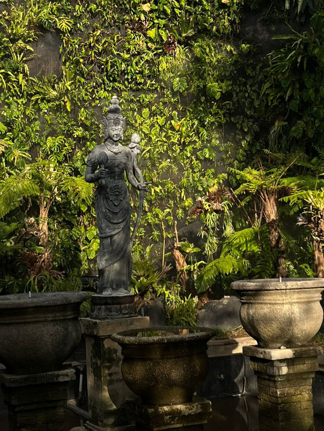'The Epic of the Fragment': Why a Statue of Only the Head and Neck is More Impactful Than the Whole 'The Epic of the Fragment': Why a Statue of Only the Head and Neck is More Impactful Than the Whole