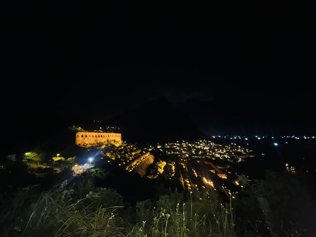 📍長仁亭✨夜賞十三層遺址點燈