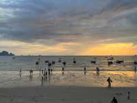 🌴🌊 Ao Nang Beach – Krabi’s Vibrant Seaside Escape 🏖✨
