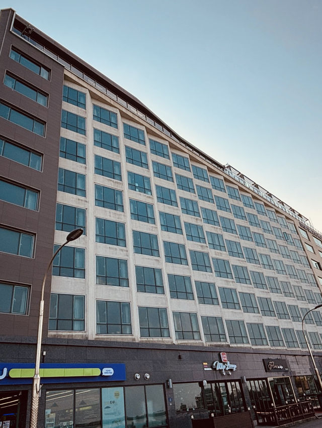 Direct Access to Beach Culture and Amenities