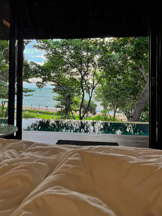 Pool Villa สุดหรู บนชายหาดที่สวยที่สุดบนเกาะสมุย