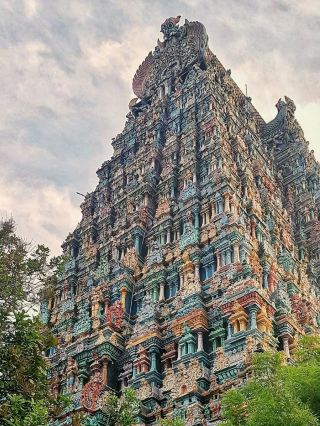 #hellohalloween
🕉️ Madurai Meenakshi Temple – The Divine Jewel of Tamil Nadu! 🌸🏰
Located in the heart of Madurai, the Meenakshi Amman Temple is a breathtaking masterpiece of Dravidian architecture ✨. With its towering gopurams covered in colorful sculptures and its sacred ponds and shrines, it radiates pure devotion and grandeur 🙏💖. A visit here feels like stepping into a world of divine beauty and spiritual peace 🌼.

#MaduraiMeenakshiTemple #DivineIndia #SpiritualHeritage