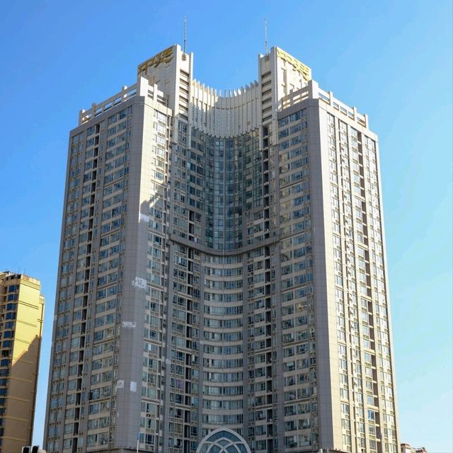 Reaching for the Sky: Ganzhou’s Modern Architecture 🌇🏙️✨ Reaching for the Sky: Ganzhou’s Modern Architecture 🌇🏙️✨