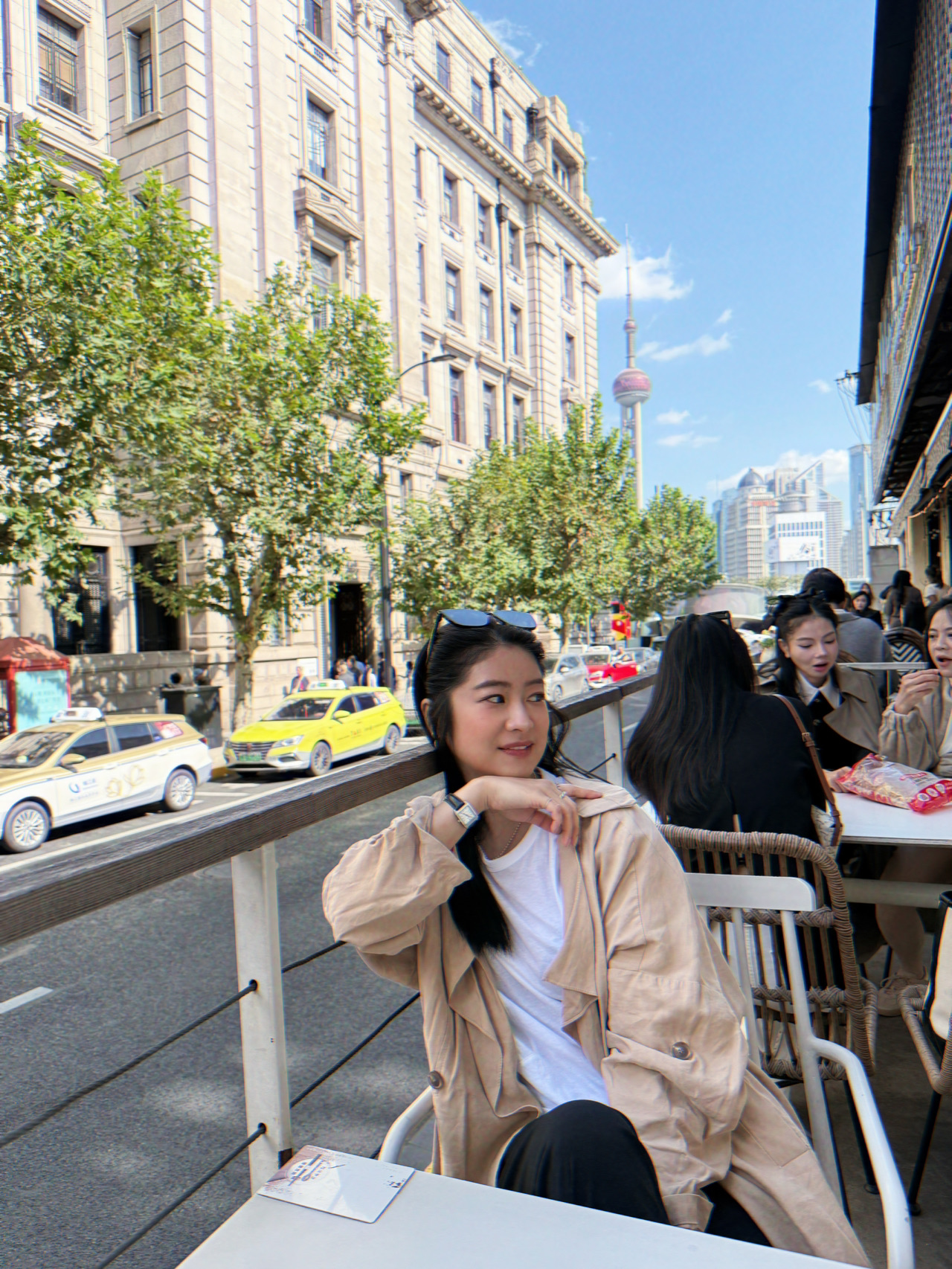 The Bund's Instagrammable cafes:

The soufflés are really delicious!

Wearing Hanfu at the City God Temple is a must-do; it feels like you're filming an ancient drama!

The Bund's scenery, the Oriental Pearl Tower (the three-piece set) are must-see attractions, and it's incredibly crowded!

Tao Tao Ju: Every dish is of high quality.

Hong Jie Hot Pot: Super filling for two people; delicious and excellent service.

The LV Ferris wheel at Xintiandi: A spectacular sight.

Potato: The yogurt flavor is amazing.

Wukang Building: Too crowded to take photos.

Goodbai near Changshu Road subway station; the whole area is very artsy and great for strolling.

Li Bai Crab on the Bund: Seriously! A must-try; it'll leave you wanting more.