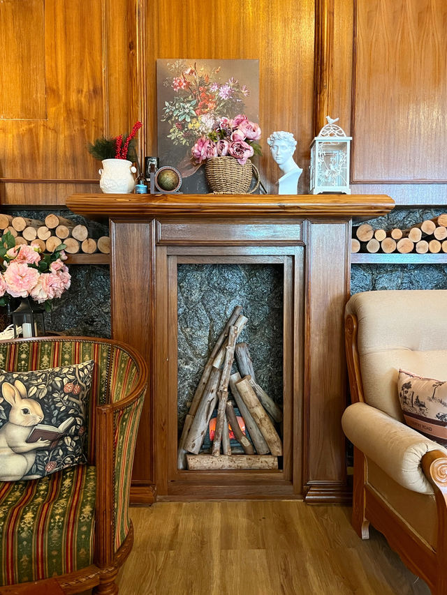 คาเฟ่ Pet friendly หัวหิน ขนมเครื่องดื่มอร่อย 📚🕰️