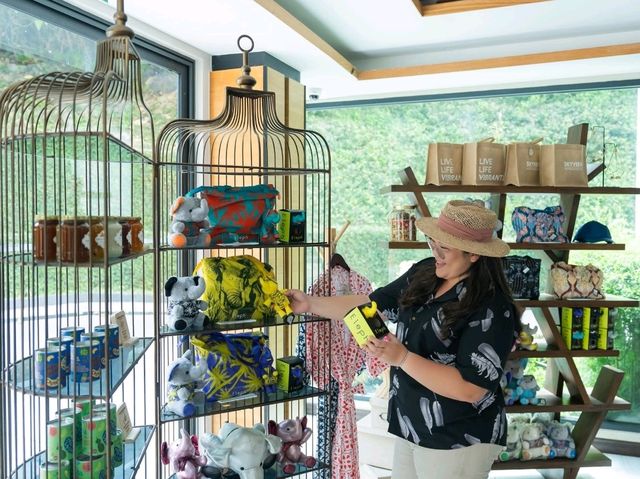 ที่พักบนเนินเขามองวิวหาดป่าตองได้เต็มตา เงียบสงบ