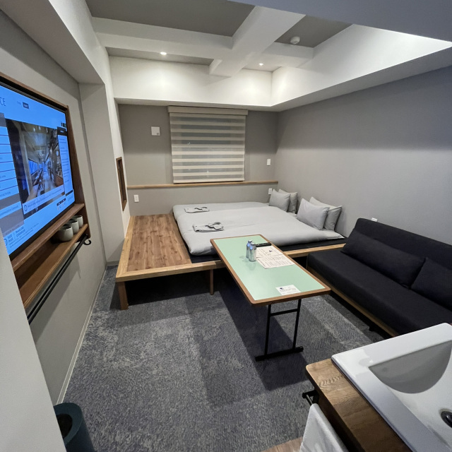 #January Getaways 2026

Other Space Hotel, located in Asakusa, is conveniently situated directly behind Senso-ji Temple. Just across the street from the temple, the hotel is quiet in the alleyways at night, and there are many good restaurants nearby.

The rooms are new and clean, and quite spacious for the city center. Two large suitcases could be easily opened. The bed has a Japanese-style mattress, and there's a small living room where you can relax. The shower and toilet are separate, which is convenient, but there's no bathtub, so that's a matter of personal preference.

The lobby is quite stylish. There's a café on the first floor where you can enjoy breakfast if you purchase it. You can pre-order set meals, with a variety of options.

The best part is the small rooftop garden with views of Senso-ji Temple and Tokyo Skytree – highly recommended for enjoying the night view.

The hotel is about a 10-minute walk from Asakusa Station on the Ginza Line, which isn't very close, but there are shopping streets along the way, so it won't be boring.

📍Address: 3 Chome-4-10 Asakusa, Taito City, Tokyo 111-0032, Japan

🚇Transportation: Approximately 12-minute walk from Asakusa Subway Station

💰Price: Prices vary greatly depending on the date, starting from approximately NT$3000

