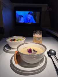 ✈️ FIRST CLASS การบินไทย 6 ชั่วโมง กรุงเทพฯ → โอซากา 80,000 บาท คุ้มไหม?