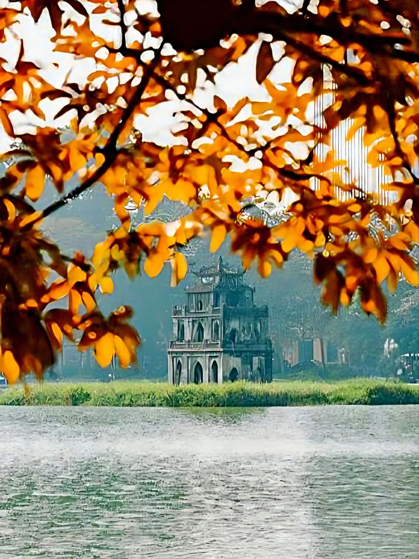 🍂 Is 2 days enough to fall in love with Hanoi's autumn at Hoan Kiem Lake?