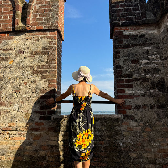 美丽的西尔庙内小镇(Sirmione), Lake Garda(加尔达湖), Italy 
