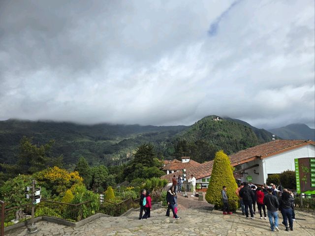 🇨🇴 高處見真章｜波哥大3100公尺聖山 Monserrate 登頂指南