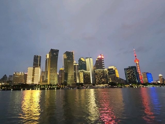 Skip the Bund crowds — cruise into the skyline instead 🌇➡️🌃”