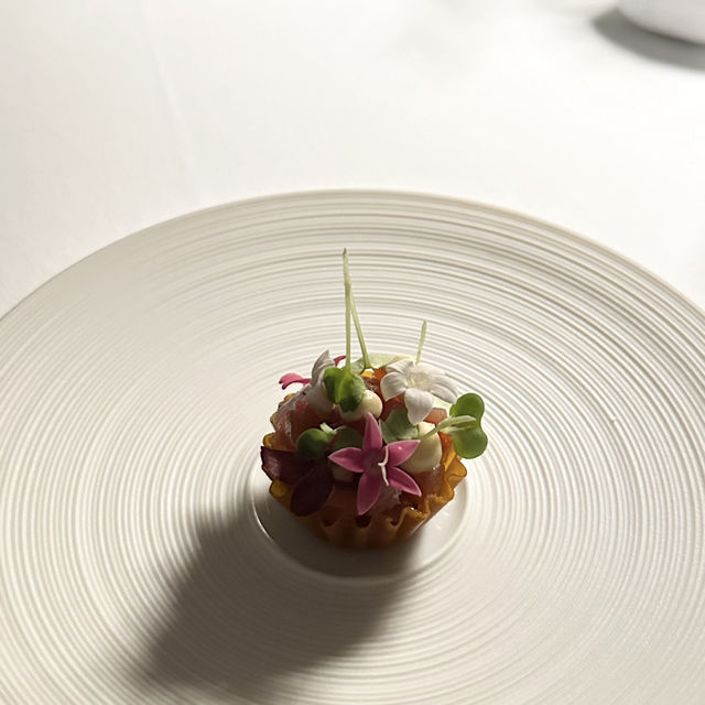 ION Harbour by Simon Rogan: A Seafood Delight 🦞🌊