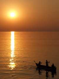 Marine Drive: A Stunning View of Mumbai’s Skyline