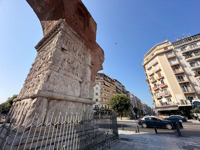 The ancient arch in Thessaloniki 