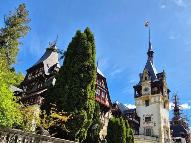 🏰 Royal Dreams in the Carpathians: Why Peleș Castle Feels Like a Fairytale 🇷🇴✨ 🏰 Royal Dreams in the Carpathians: Why Peleș Castle Feels Like a Fairytale 🇷🇴✨