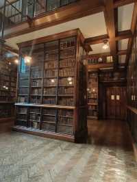 📚 Pages of Time — A Quiet Encounter with History at Reynolds Library