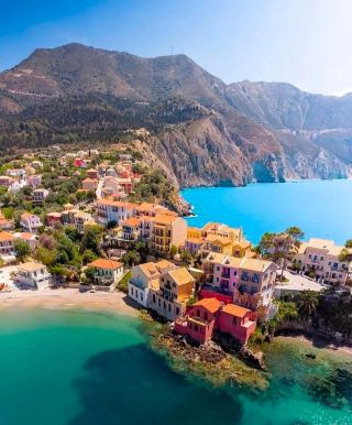Kefalonia: Greece's Colorful Island Dreamscape 🌈🇬🇷