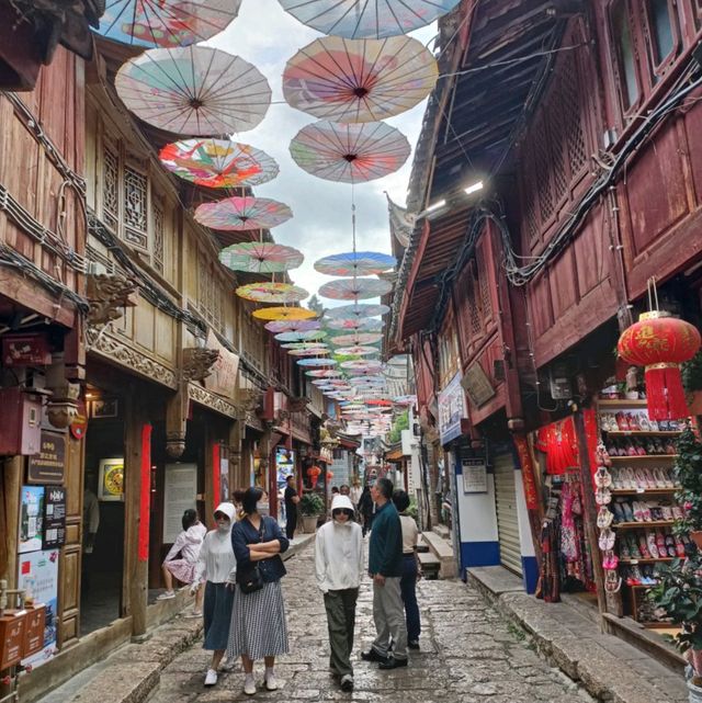 Lay back and relax in Lijiang