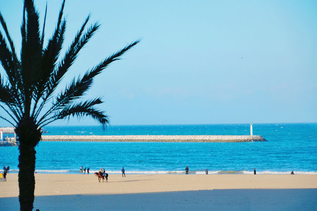 Orange travels to Morocco | Tangier, conquered by this seaside town in just one second.